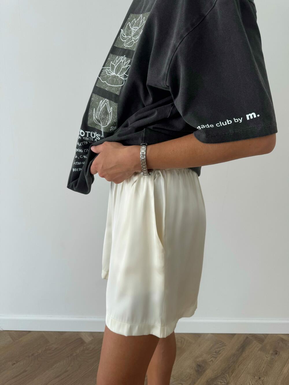 футболка GROWING LOTUS Графіт виварений, STD(Сандарт)