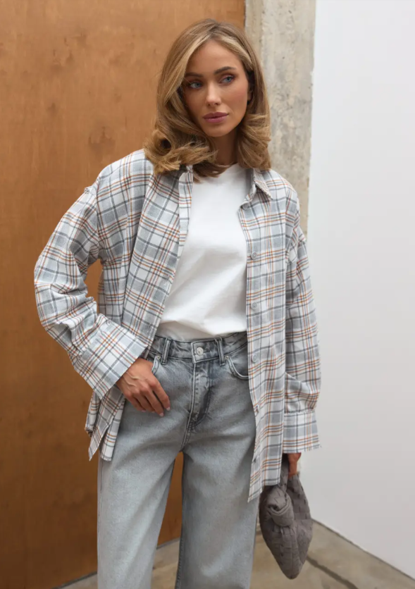 Сорочка в клітинку з акцентними швами TW28 Сірий, XS/S