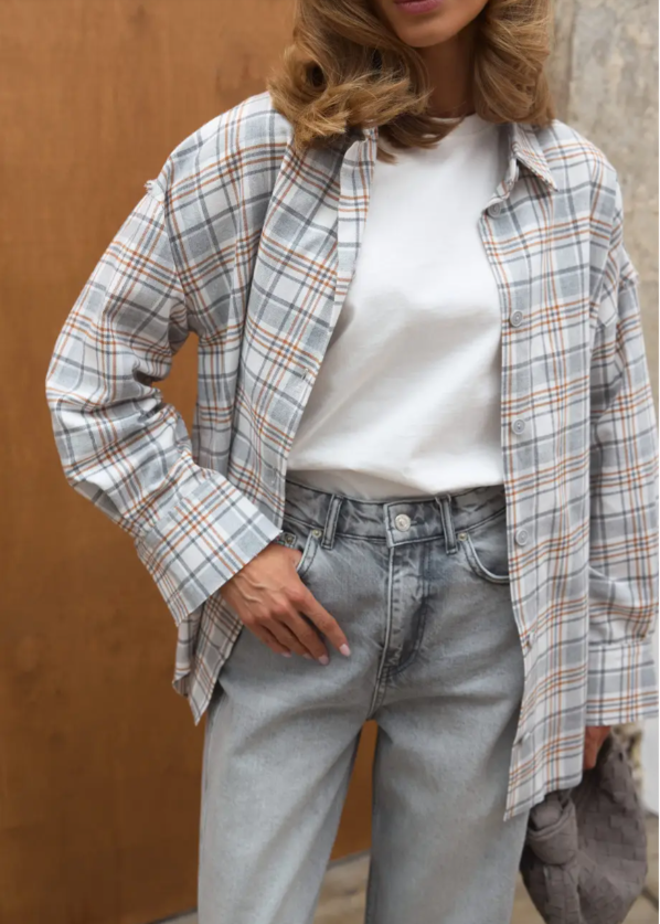 Сорочка в клітинку з акцентними швами TW28 Сірий, M/L