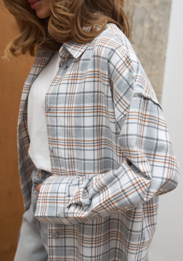 Сорочка в клітинку з акцентними швами TW28 Сірий, XS/S