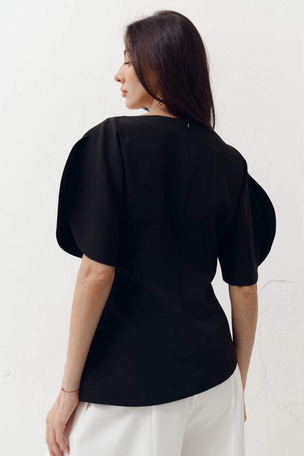 Топ з об'ємними рукавами та розрізами Top Elan 413 Чорний, L