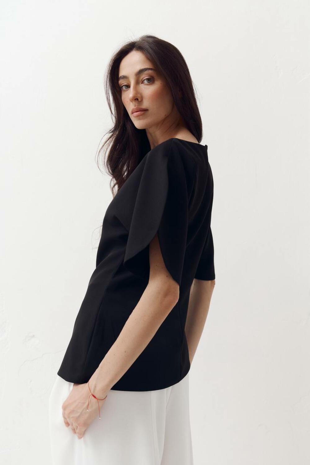 Топ з об'ємними рукавами та розрізами Top Elan 413 Чорний, M